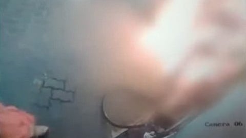 യുവാവ് പെട്രോൾ പമ്പിലെത്തി തീകൊളുത്തുന്നു 