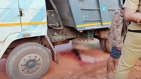 ടിപ്പര്‍ ലോറി കയറി ഇറങ്ങി ഇതരസംസ്ഥാന തൊഴിലാളി മരിച്ചു. 