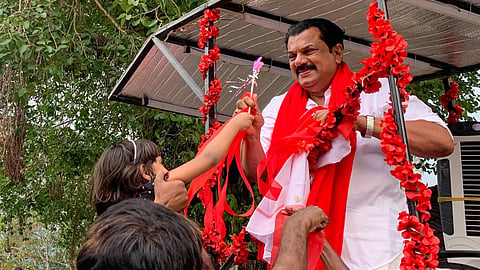 മുകേഷ് തെരഞ്ഞെടുപ്പ് പ്രചാരണത്തില്‍  
