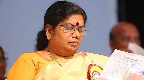 വെറ്ററിനറി സര്‍വകലാശാല വിസിയെ സസ്‌പെന്‍ഡ് ചെയ്ത ഗവര്‍ണറുടെ നടപടി അംഗീകരിക്കാനാവില്ലെന്ന് മന്ത്രി ജെ ചിഞ്ചുറാണി