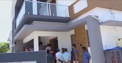 മൂന്ന് പേരെ മരിച്ചനിലയില്‍ കണ്ടെത്തിയ വീട്