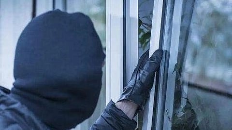 Family went on a trip; 25 pounds of gold stolen from locked house