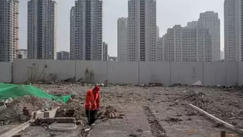  China's urban population at danger due to land sinking.

