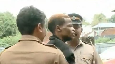 പ്രതി അക്രമാസക്തനായപ്പോള്‍