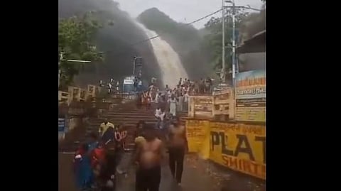 Flash Flood in courtallam 
