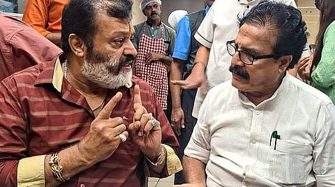സുരേഷ് ഗോപിക്കൊപ്പം മേയര്‍ എംകെ വര്‍ഗീസ്

