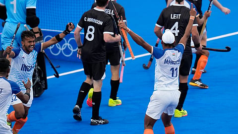 HOCKEY