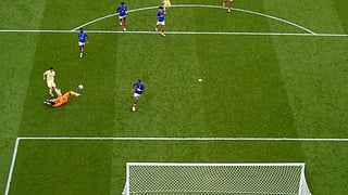 Spain beats France 