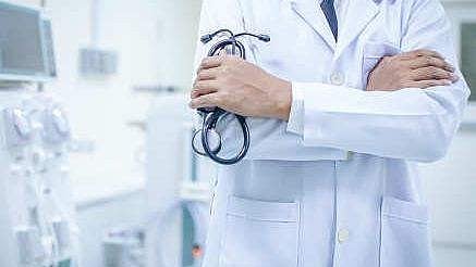 UAE healthcare licensing relaxation medical faculty practice nursing jobs experience requirement
