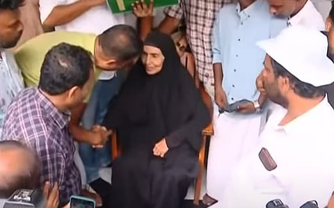 മകനെ കാണാന്‍ റിയാദിലെ അല്‍ ഇസ്‌ക്കാന്‍ ജയിലില്‍ എത്തിയ ഫാത്തിമ 
