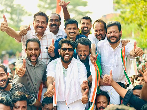 പാലക്കാട് ഉപതെരഞ്ഞെടുപ്പില്‍ വിജയിച്ച രാഹുല്‍ മാങ്കൂട്ടത്തില്‍, ഷാഫി പറമ്പില്‍, പി.കെ. ഫിറോസ്, സന്ദീപ് വാര്യര്‍, പി.സി. വിഷ്ണുനാഥ്, വി.ക. ശ്രീകണ്ഠന്‍ എന്നിവരോടൊപ്പം 