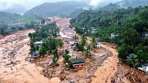 വയനാട് പുനരധിവാസം: ചീഫ് സെക്രട്ടറിയുടെ നേതൃത്വത്തില്‍ പ്രത്യേക കമ്മിറ്റി