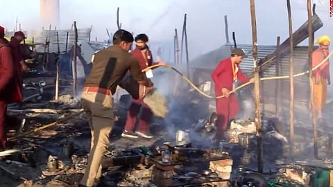 ഫയര്‍ഫോഴ്സ് തീ നിയന്ത്രണ വിധേയമാക്കുന്നു