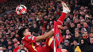 Liverpool, Barcelona into last 16