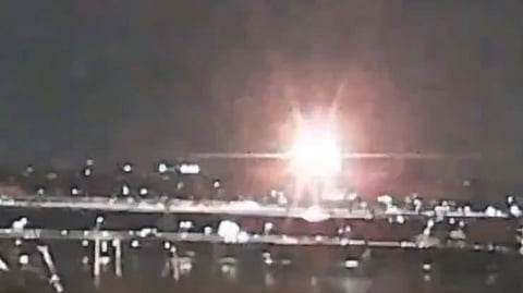 Airliner Crashes 