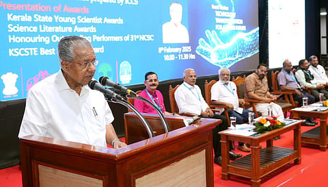 കേരള ശാസ്ത്ര കോണ്‍ഗ്രസ് മുഖ്യമന്ത്രി ഉദ്ഘാടനം ചെയ്യുന്നു