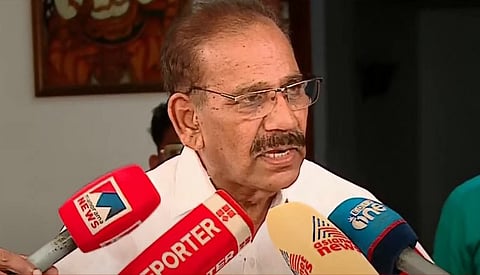 എകെ ശശീന്ദ്രന്‍ മാധ്യമങ്ങളെ കാണുന്നു 

