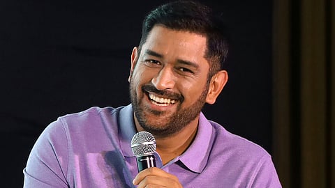 ms-dhoni-s-on-reason-behind-text-to-virat-kohli-after-test-captaincy-shocker