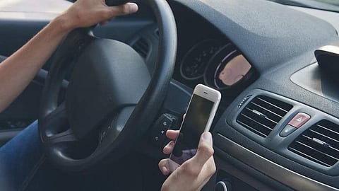 Message asking to pay fine for violating traffic rules; warning 