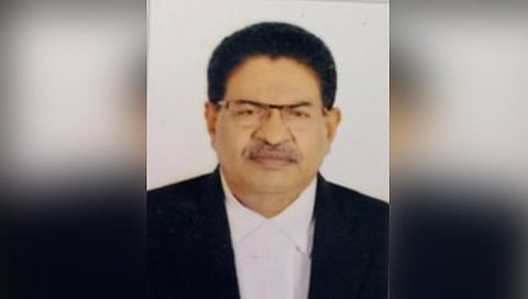 പികെ വാസുദേവന്‍ നായരുടെ മകനും സീനിയര്‍ അഭിഭാഷകനുമായ അഡ്വ. വി രാജേന്ദ്രന്‍ അന്തരിച്ചു