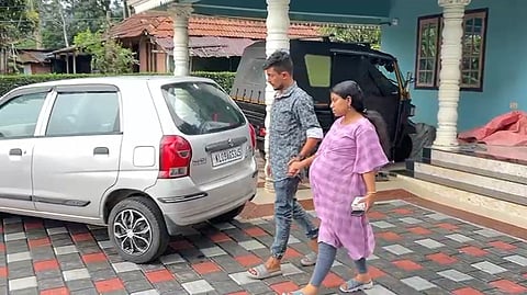 പൂര്‍ണ ഗര്‍ഭിണിക്ക് ആരോഗ്യവകുപ്പ് കാലാവധി കഴിഞ്ഞ മരുന്നുകള്‍ നല്‍കി; യുവതി ആശുപത്രിയില്‍