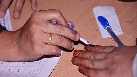 Mobile phones banned in polling stations