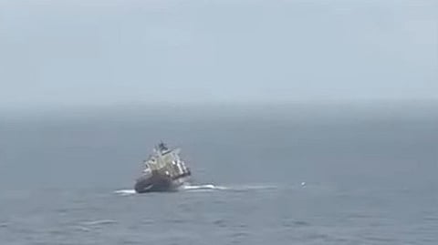 MSC Elsa 3 sinks; more containers fall into the sea