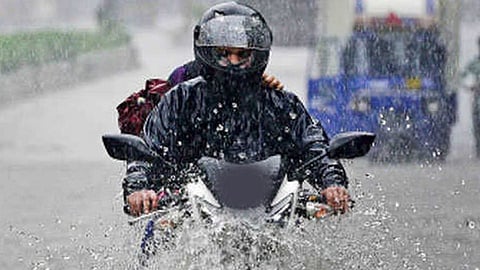 kerala rain traffic