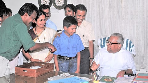 VS, k Suresh kumar