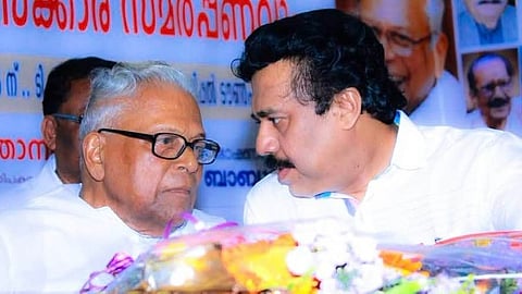 V S Achuthanandan, Vinayan