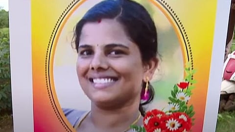 നേഘ