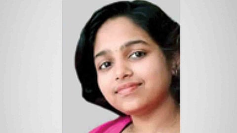 Student dies hit by train in Kadalundi kozhikkode 