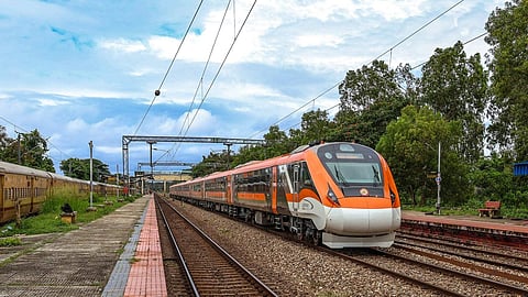 Vande Bharat  EXPRESS BETWEEN KSR BENGALURU AND ERNAKULAM TO THE
TIMINGS 