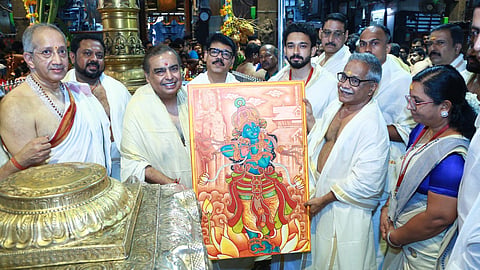 Mukesh Ambani visits Guruvayur