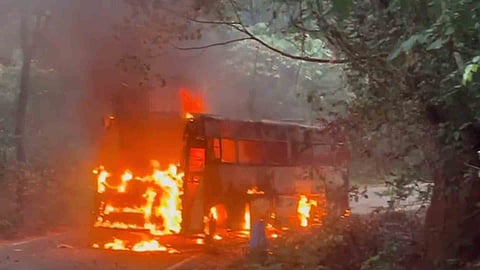 private bus was burnt Makkoottam churam Kannur 