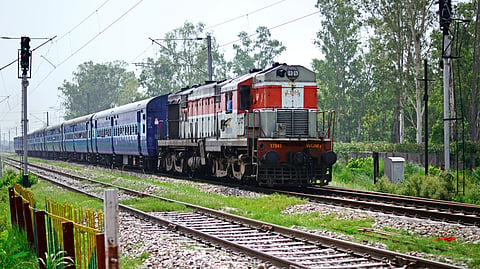 Life imprisonment for throwing stones at trains