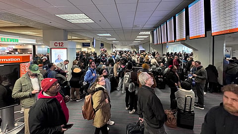 Winter storm snarls US travel, forces mass flight cancellations
