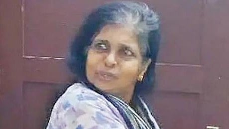 Housewife scares away thief who came to steal from home