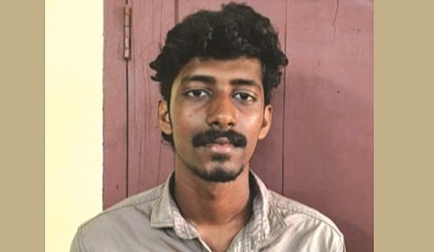 22-year-old arrested for exposing nudity to female student