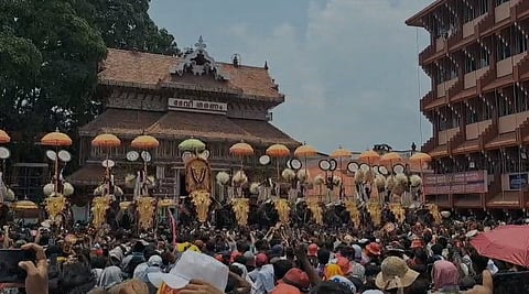 മേളപ്പൂരമായി മാറിയ തൃശൂര്‍ പൂരം 