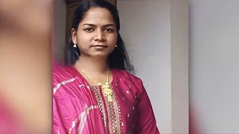 Woman ends life after fiancé dies in bike accident