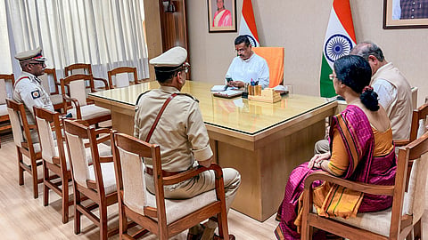  Suvendu Adhikari chairs first Cabinet meeting