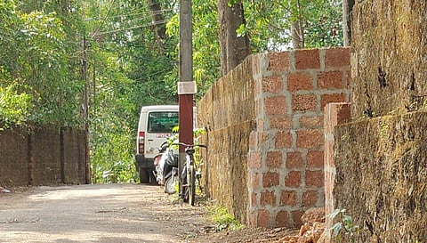police jeep station at the residence of former Chief Minister Pinarayi Vijayan in Kannur will be removed