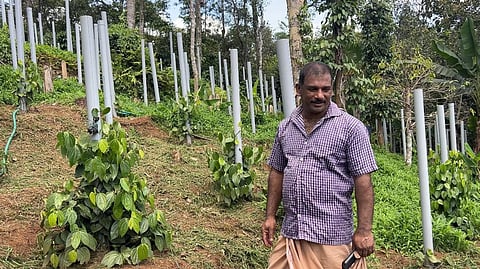 Radhakrishnan_police_farmer