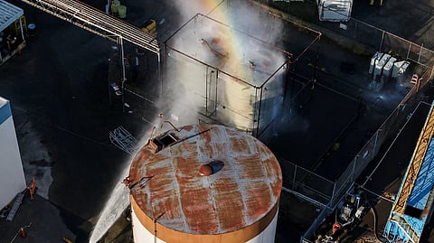 Giant chemical tank in America ready to explode; 40,000 people evacuated; State of emergency declared following disaster warning