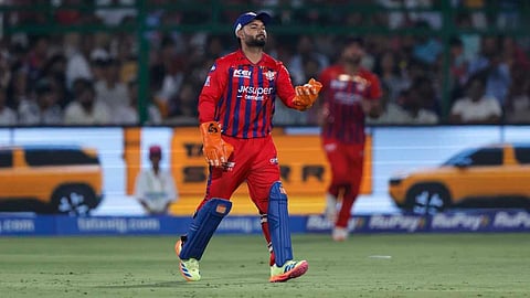 Rishabh Pant playing