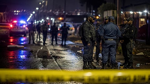 Massacre in South Africa; 12 dead in Johannesburg shooting; average murder rate in the country reaches 60