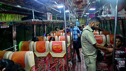 Private Bus 