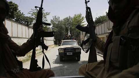 Government employees should not use mobile phones; Taliban government in Afghanistan