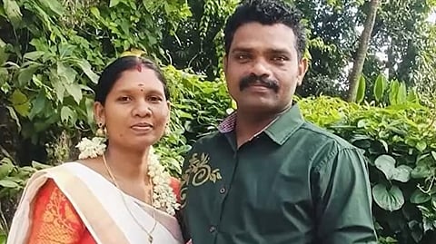 Palakkad: Husband commits suicide after hacking wife to death.